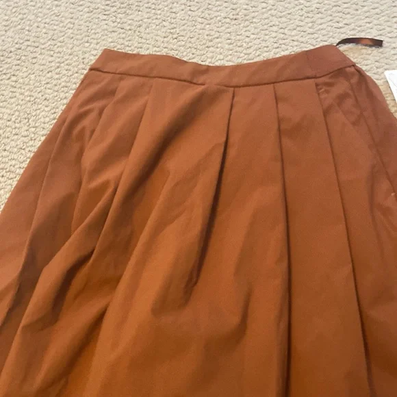Uniqlo rust skirt new with tags Xs - Picture 2 of 3